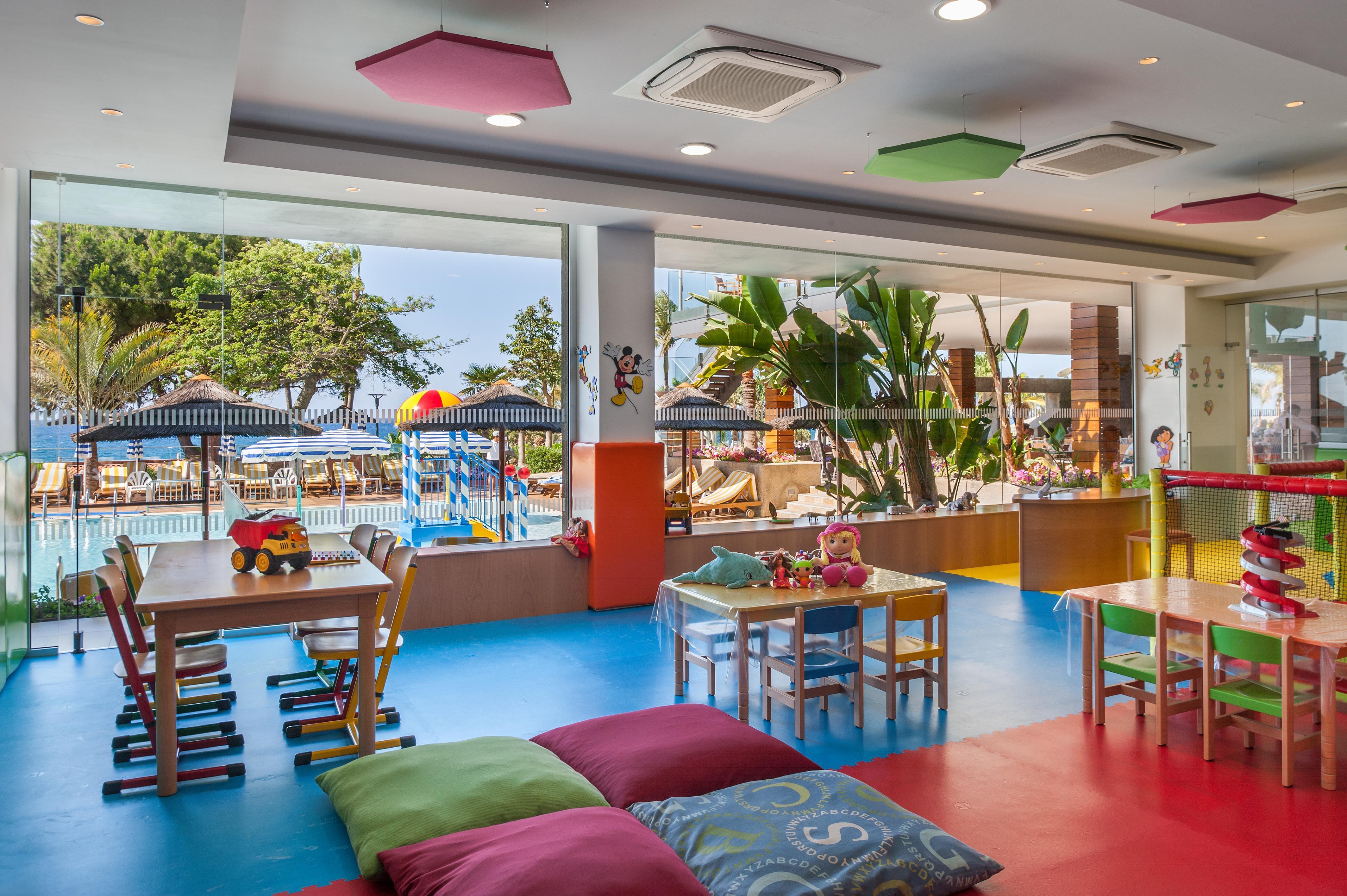 Amathus Beach Hotel Limassol Ngoại thất bức ảnh Kids Club