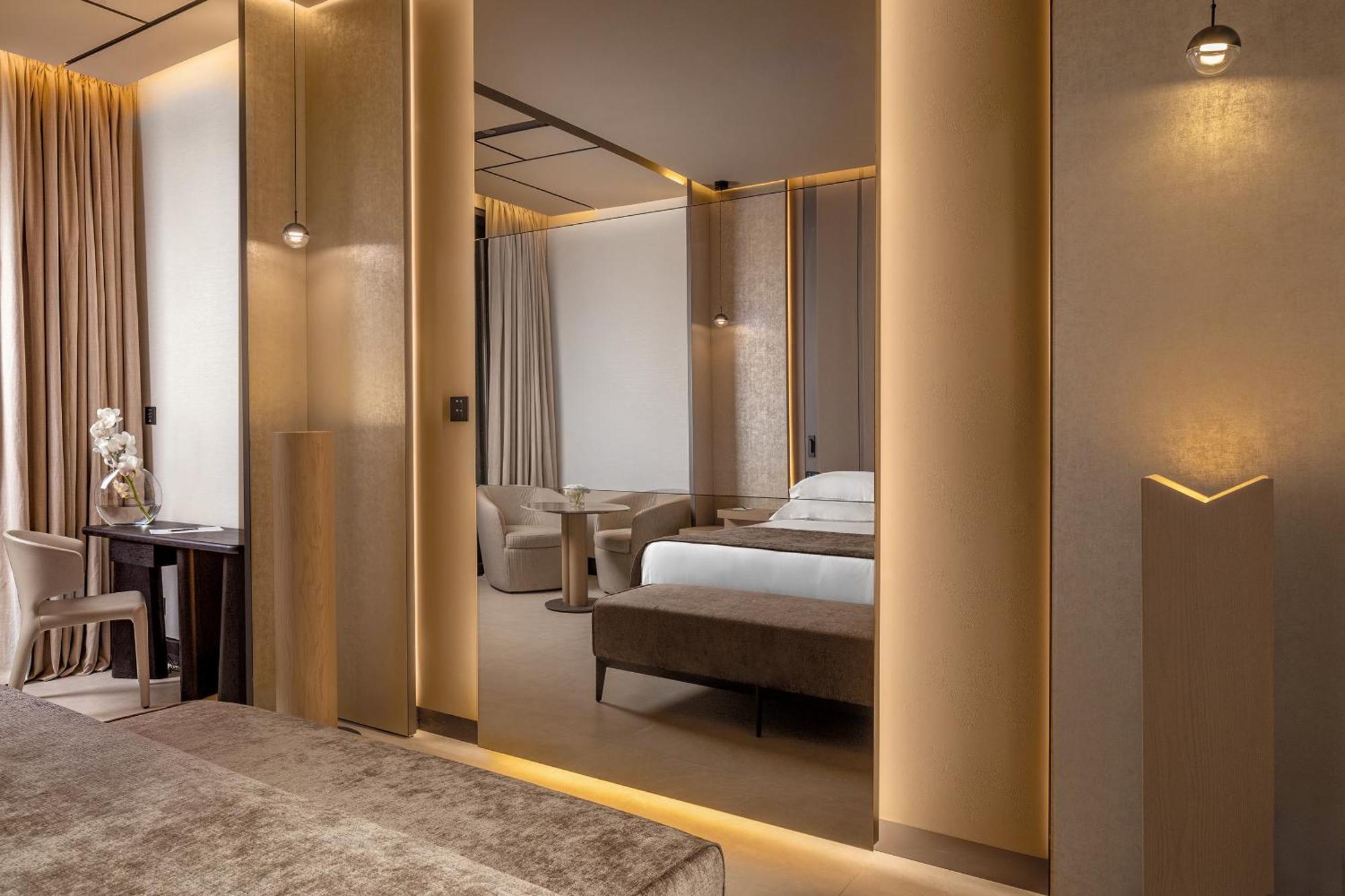 Amathus Beach Hotel Limassol Ngoại thất bức ảnh A suite at the Mandarin Oriental, Munich