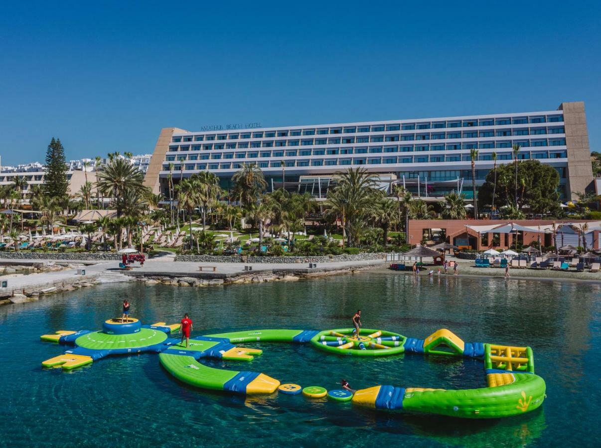 Amathus Beach Hotel Limassol Ngoại thất bức ảnh The resort's water park